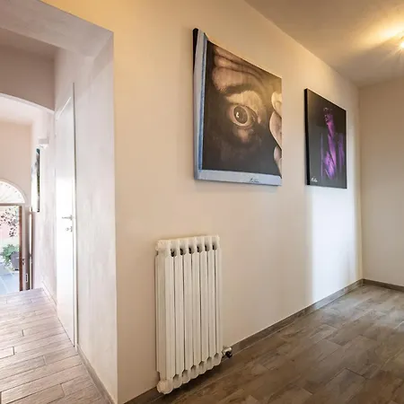 Family Art House A *