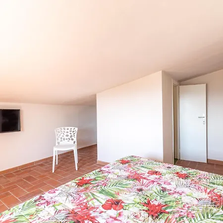 Apartment Family Art House A